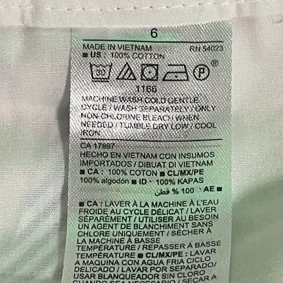 Old Navy Twill Floral Everyday Short - 6 - Picture 3 of 4